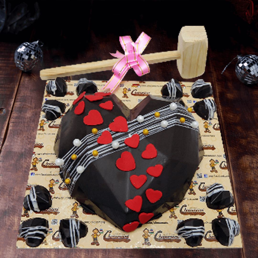 Pinata Chocolate Heart Cake (750 Grams)