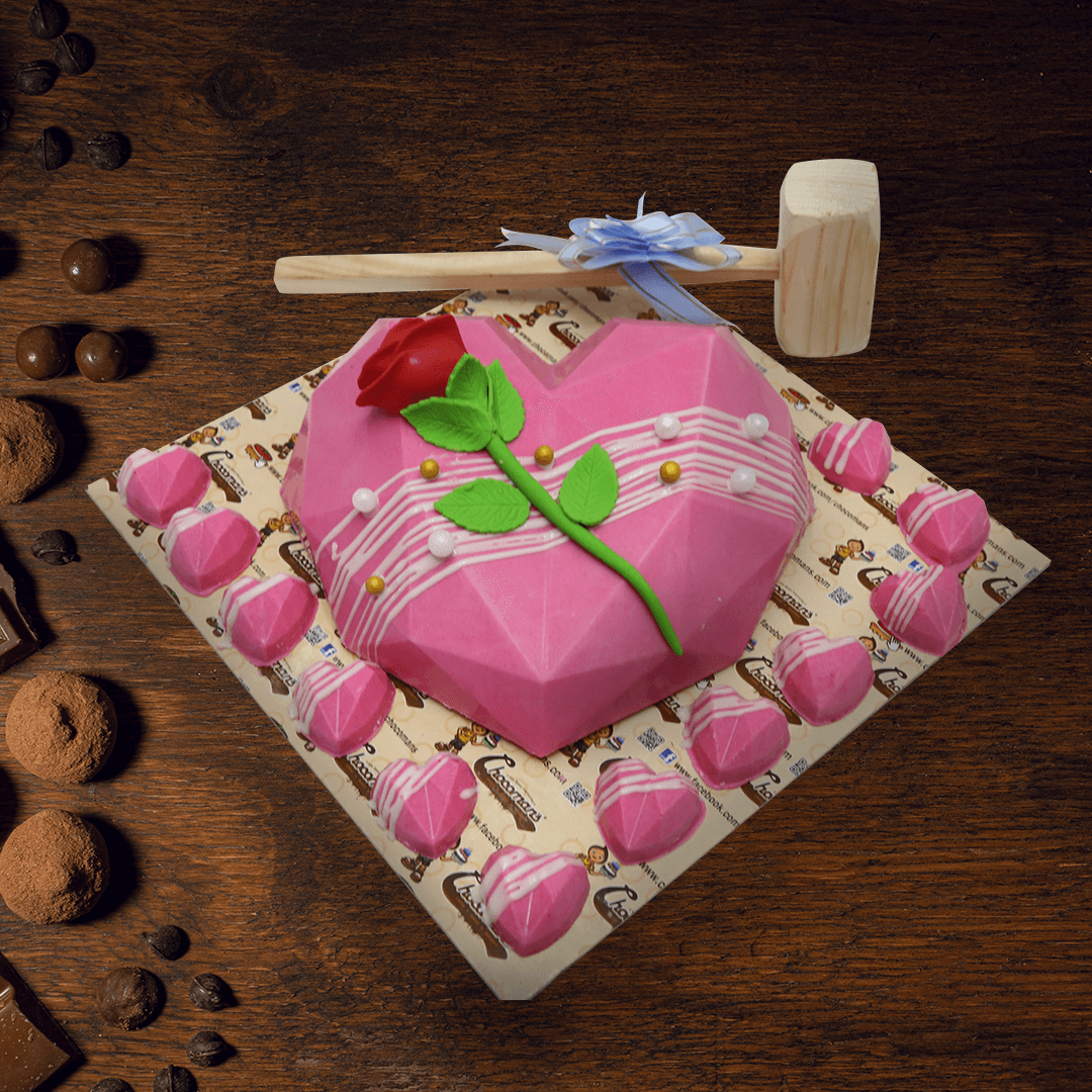 Pinata Pink Heart Cake (750 Grams)