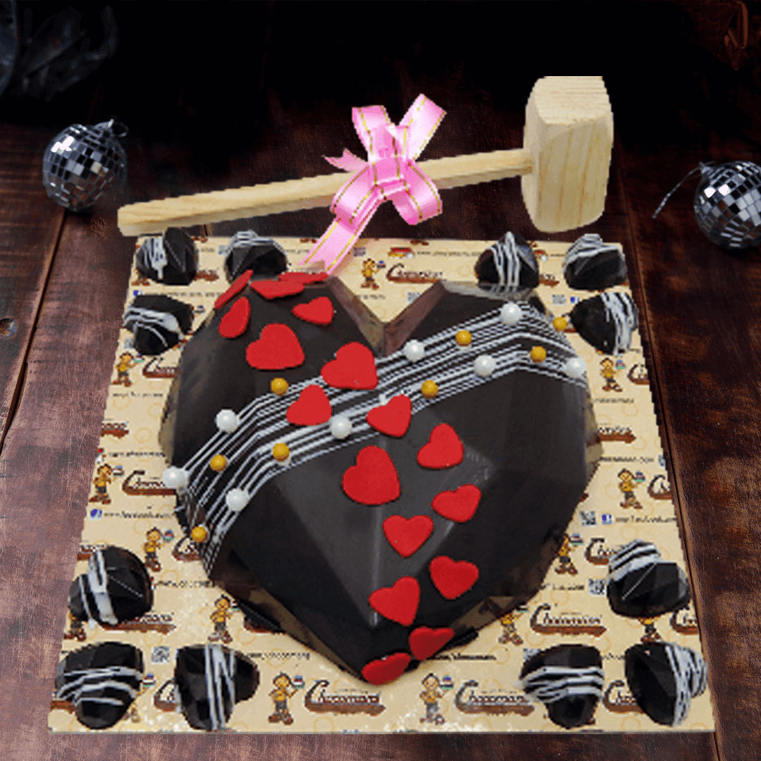 Pinata Chocolate Heart Cake (750 Grams)